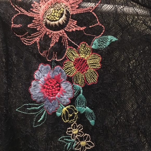 Zara Blouse - Picture 3 of 5